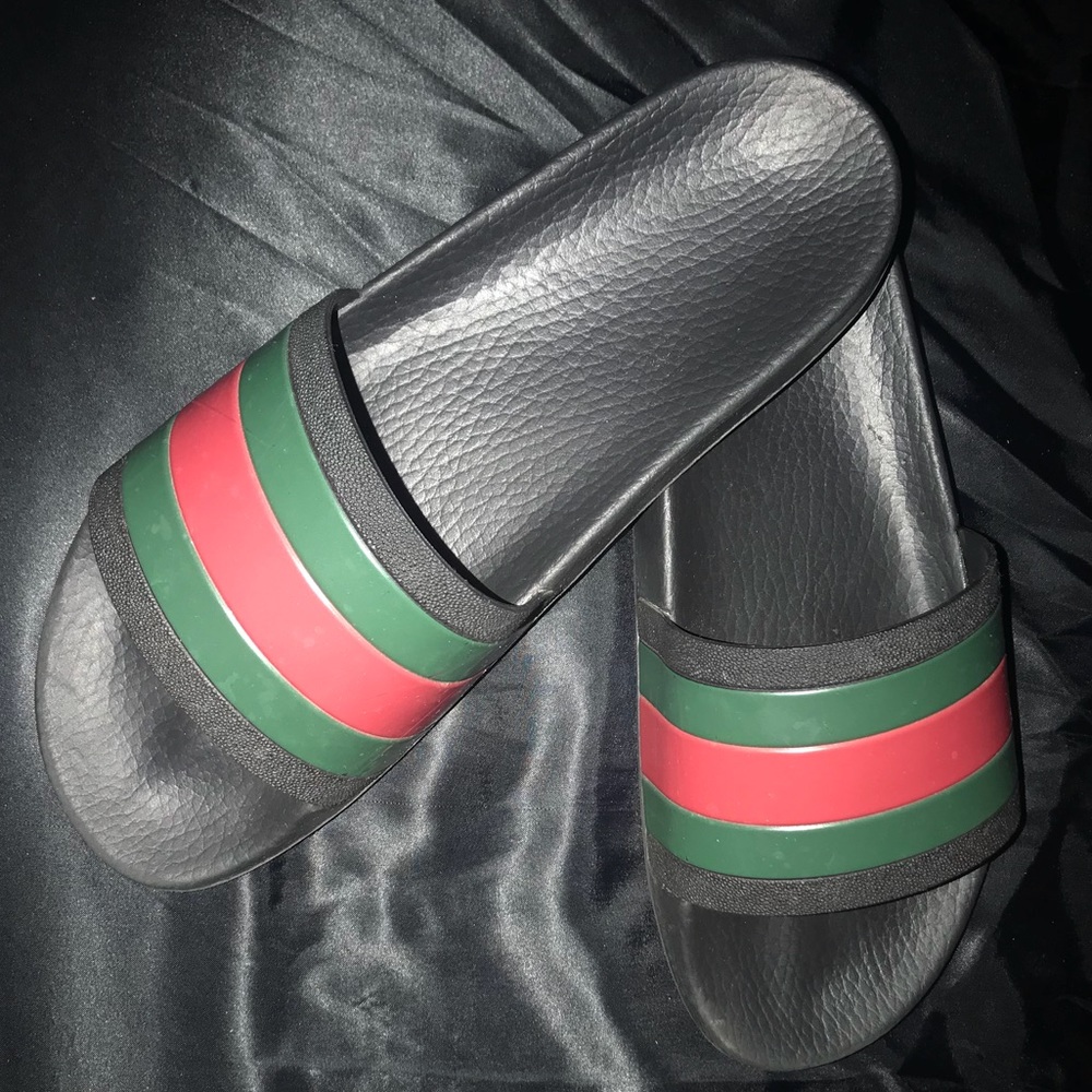 GUCCI PURSUIT WEB RUBBER SLIDES
